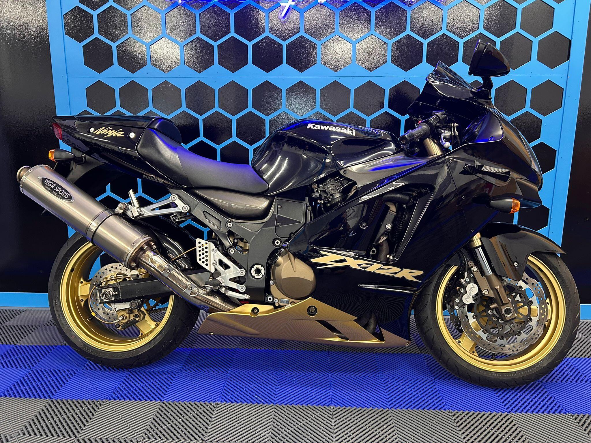 Kawasaki ZX-12R bikes for sale | AutoTrader Bikes